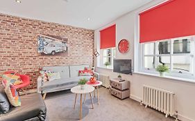 Majestic Mews Apartment With Free Parking - By My Getaways